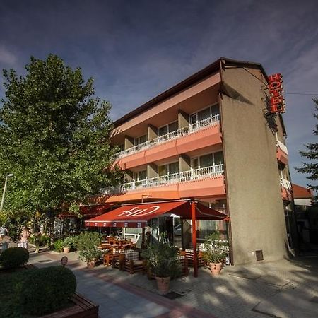 Hotel Dombóvár Esterno foto